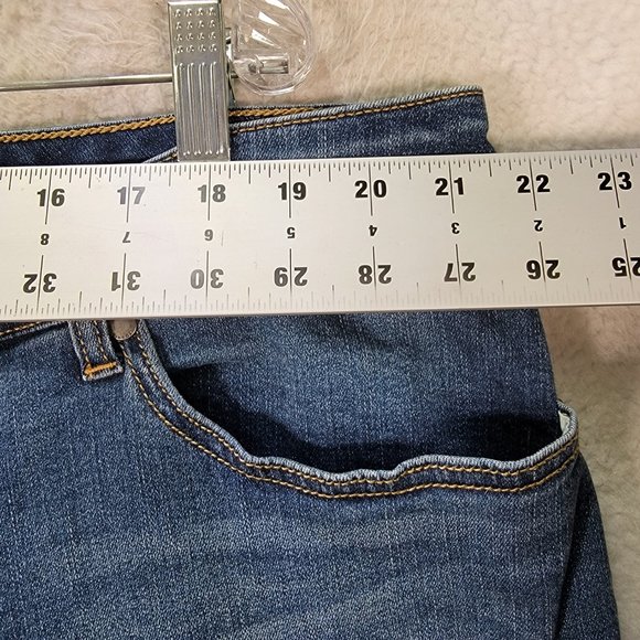 Torrid Plus Size Dark Blue Denim Stretch Mid Rise Cropped Straight Jeans - Picture 6 of 15